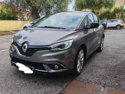 Usata Renault Scénic IV 120 CV (88 kW) 2019 Grigio Monovolume