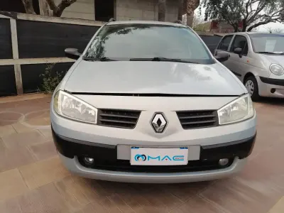Usata Renault Mégane Dynamique 100 CV (73 kW) 2004 Grigio Berlina