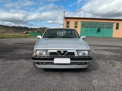 Usata Alfa Romeo 75 148 CV (108 kW) 1992 Berlina