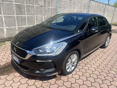 Usado DS Automobiles DS5 Sport Chic 181 CV (133 kW) 2017 Negro Utilitario