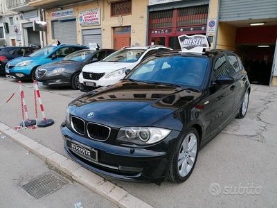 Usata BMW 120 176 CV (129 kW) 2008 Nero Utilitaria