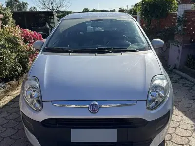 Usata Fiat Punto 69 CV (50 kW) 2012 Grigio Utilitaria
