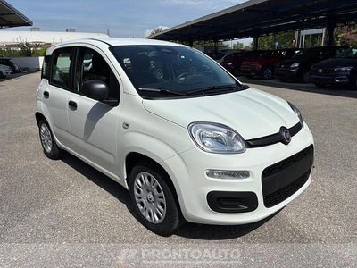 Nuova Fiat Panda Icon 65 CV (47 kW) 2026 Biancotessuto nero con monogramma fiat  fascia plancia antracite Utilitaria
