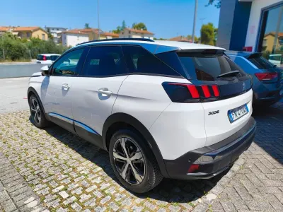Usata Peugeot 3008 GT-line 131 CV (96 kW) 2018 Bianco SUV