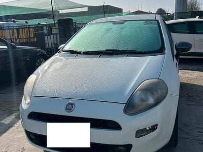 Usata Fiat Punto Lounge 69 CV (50 kW) 2014 Bianco Utilitaria