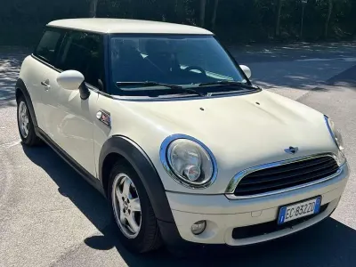 Usata Mini ONE 75 CV (55 kW) 2010 Beige Utilitaria
