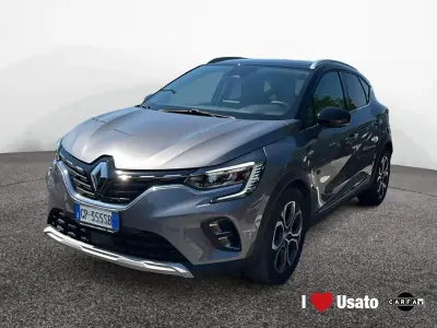 Usata Renault Captur Techno 145 CV (106 kW) 2023 Grigio SUV