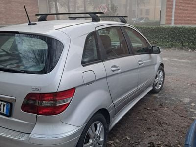 Mercedes B200