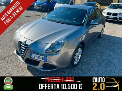 Usata Alfa Romeo Giulietta 105 CV (77 kW) 2015 Argento Utilitaria