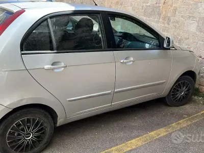 Usata Tata Indica 75 CV (55 kW) 2010 Grigio Berlina