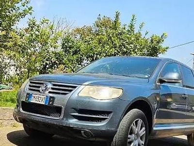 Begagnad VW Touareg 174 HK (127 kW) 2010 Blå SUV