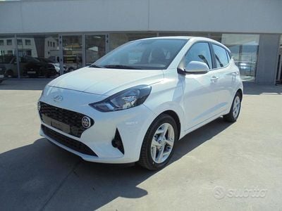 Usata Hyundai i10 66 CV (48 kW) 2023 Bianco Utilitaria