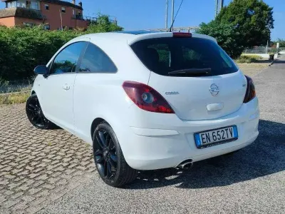 Usata Opel Corsa 95 CV (69 kW) 2012 Bianco Utilitaria