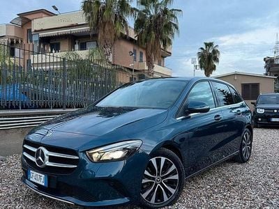 Usata Mercedes B180 Premium 116 CV (85 kW) 2021 Blu Monovolume