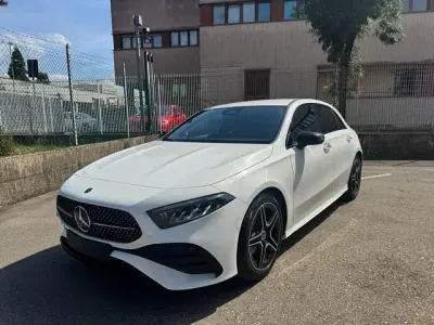 Nuova Mercedes A180 AMG Line Premium 136 CV (100 kW) 2026 Bianco pastello