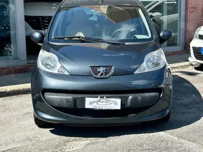 Usata Peugeot 107 68 CV (50 kW) 2006 Grigio Utilitaria