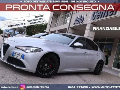Usata Alfa Romeo Giulia Executive 190 CV (139 kW) 2021 Argento Berlina