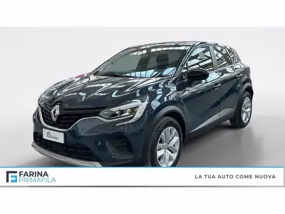 Usata Renault Captur Equilibre 101 CV (74 kW) 2023 Blu marine SUV