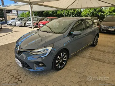 Usata Renault Clio V Zen 101 CV (74 kW) 2021 Grigio Berlina