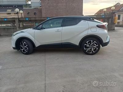 Second-hand Toyota C-HR Style 116 CP (85 kW) 2017 Alb SUV