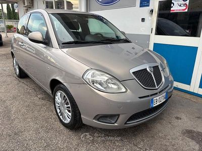 Usata Lancia Ypsilon 77 CV (56 kW) 2010 Gray Utilitaria