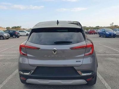 Usata Renault Captur Techno 94 CV (69 kW) 2023 Grigio SUV
