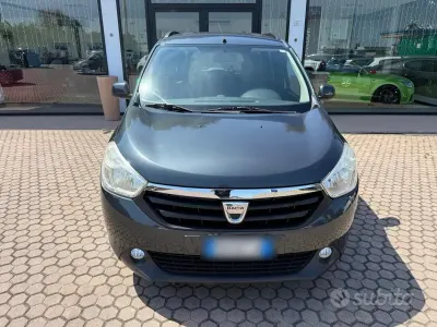 Usata Dacia Lodgy Lauréate 90 CV (66 kW) 2012 Marrone Monovolume