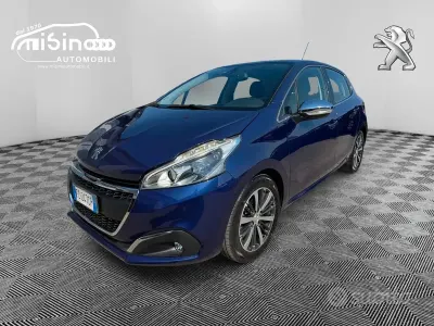 Usata Peugeot 208 Allure 75 CV (55 kW) 2015 Blu Utilitaria