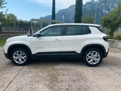 Usata Jeep Avenger Altitude 101 CV (74 kW) 2023 Bianco SUV