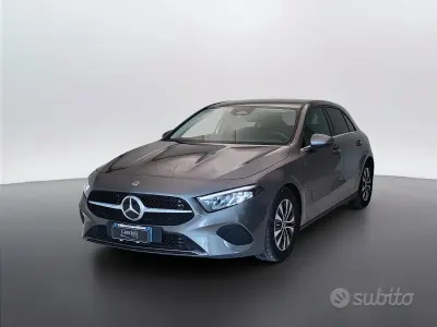 Occasion Mercedes A180 Advanced 116 ch (85 kW) 2025 Gris Berline