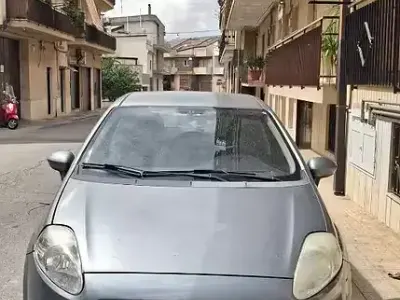Usata Fiat Grande Punto 75 CV (55 kW) 2006 Grigio Utilitaria