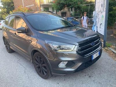 Grigio Usata 2017 Ford Kuga ST-Line SUV | 10.500 € (Buon prezzo)