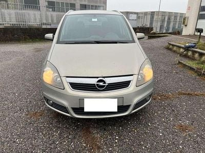 Usata Opel Zafira Cosmo 120 CV (88 kW) 2007 Argento Monovolume