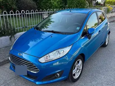 Usado Ford Fiesta Titanium 75 HP (55 kW) 2015 Azul Citadino
