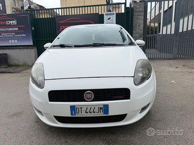 Usata Fiat Grande Punto Emotion 90 CV (66 kW) 2009 Bianco Utilitaria