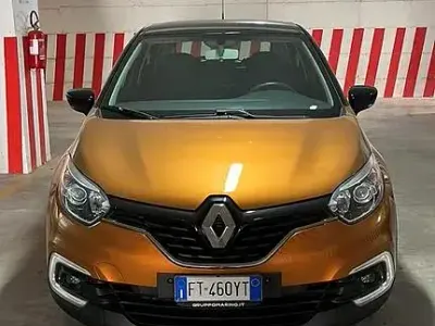 Usata Renault Captur 90 CV (66 kW) 2019 Arancione SUV