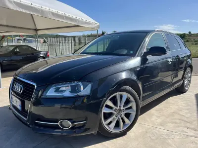 Usado Audi A3 Ambiente 140 CV (102 kW) 2011 Negro Utilitario