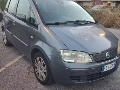 Usata Fiat Idea 69 CV (50 kW) 2005 Grigio Monovolume