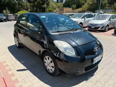 Usata Toyota Yaris Sol 90 CV (66 kW) 2009 Nero Utilitaria