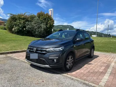 Usata Dacia Sandero Comfort 101 CV (74 kW) 2021 Grigio Berlina