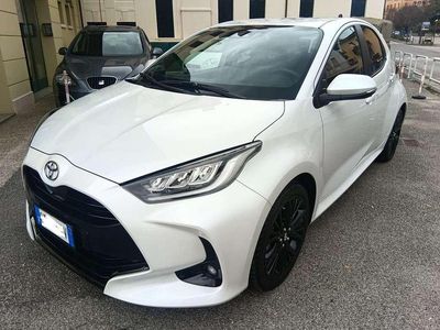 Usata Toyota Yaris Hybrid Lounge 92 CV (67 kW) 2024 Berlina