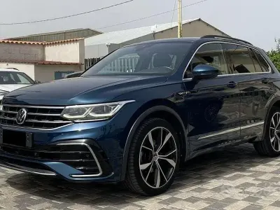 Usata VW Tiguan R-line 150 CV (110 kW) 2021 Bluazzurro SUV