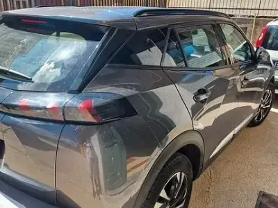 Usata Peugeot 2008 Allure 131 CV (96 kW) 2020 Grigio SUV