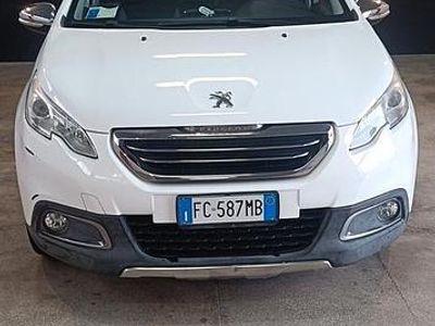 Usata Peugeot 2008 Allure 120 CV (88 kW) 2016 Bianco SUV