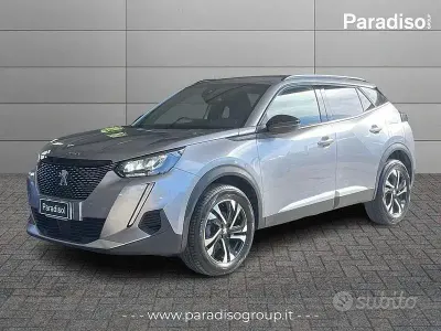 Usata Peugeot 2008 Allure 100 CV (73 kW) 2023 Grigio SUV