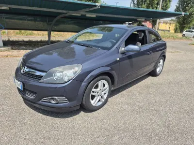 Usata Opel Astra GTC Cosmo 116 CV (85 kW) 2007 Other Berlina