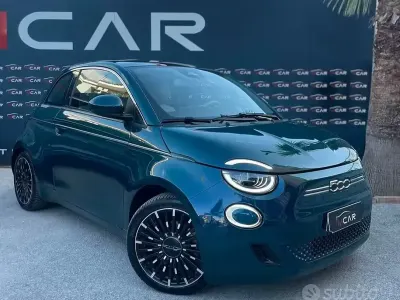 Usata Fiat 500e La Prima 42 kW (58 CV) 2021 Blu Berlina