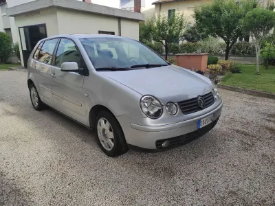 Usata VW Polo Highline 75 CV (55 kW) 2005 Argento Utilitaria
