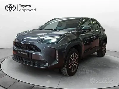 Begagnad Toyota Yaris Cross Trend 2022 Grå SUV
