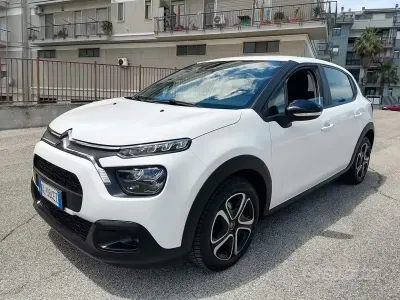 Używany Citroën C3 Shine 102 KM (75 kW) 2022 Biały Hatchback